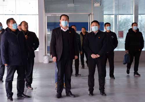 市交通運輸局黨組書記、局長彭仁來一行元旦期間深入公交調(diào)研